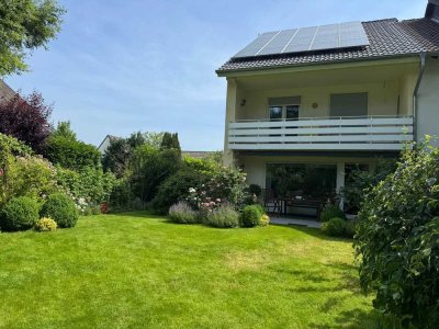 Großzügiges einseitig angebautes Einfamilienhaus mit Photovoltaikanlage in Bad Honnef-Rottbitze