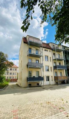 Moderne, helle 2-Zimmer-Wohnung mit Balkon!