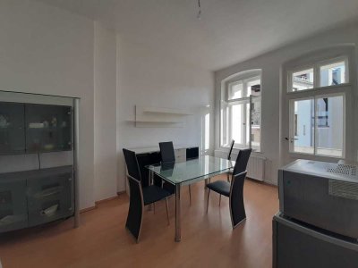 Hell und frisch renoviert in der Südstadt! 2 Balkone! Jugendstil!