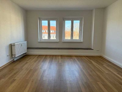 sanierte 2-Raum-Wohnung mit Balkon
