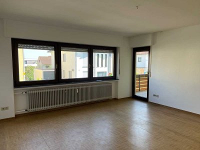 3-Raum-Hochparterre-Wohnung mit Balkon in Hofheim am Taunus