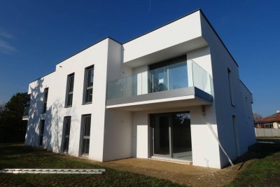 NIEDRIGENERGIE SÜDTERRASSE EIGENGARTEN BEREITS BELAGSFERTIG