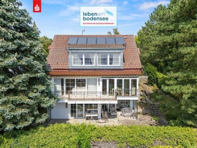 In beliebter, ruhiger Villenlage mit Seesicht -
exklusives Wohnhaus mit Indoor-Schwimmbad