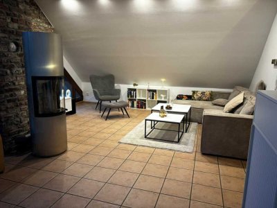 Modernisierte und gemütliche DG-Wohnung mit SW-Balkon (Austritt) und Kaminofen