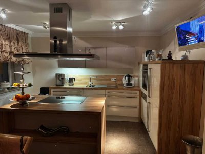 Großzügige 6-Zimmer Wohnung in Augsburg-Oberhausen mit Luxus-Ausstattung