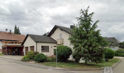 Geräumiges Einfamilienhaus mit DG in Straubenhardt