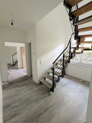 Erstbezug - Kernsanierte 5-Zimmer-Maisonette-Wohnung in Bestlagen (Niedrig-Energie-Haus!)