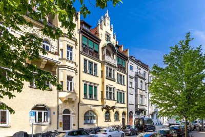 Atemberaubend modernisiertes 4-Zimmer-Altbaujuwel mit stylischem Flair und Balkon