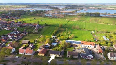 LINUM bei Kremmen - bezugsfreie Doppelhaushälfte mit 4.700 m²  Garten***