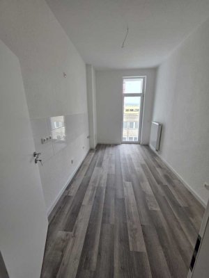 ERSTBEZUG NACH SANIERUNG ! 2 Zimmer Altbauwohnung mit Balkon & Fernwärme ab 01.01.2026