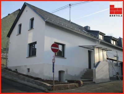 Erstbezug nach Sanierung - Einfamilienhaus - ruhige Lage - Garten!