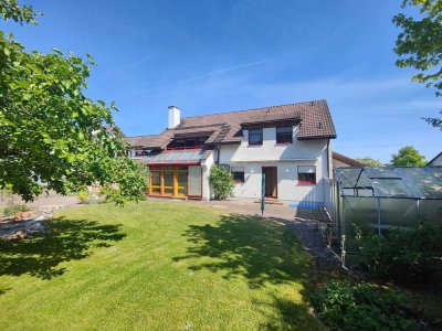 Durchdachtes Wohnhaus mit separat zugänglichem Einliegerbereich - inkl. Doppelgarage