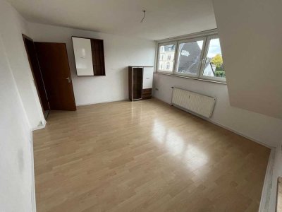 Helle 3-Zimmer-DG-Wohnung 65 m² mit guter Verkehrsanbindung in DO-Brackel