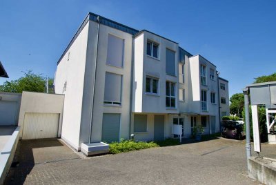 Köln- Alt Bocklemünd, Wohnung mit Terrasse und großem Garten zur alleinigen Nutzung