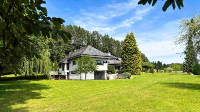 Alleinlage: Landhaus mit Stil und vielen Möglichkeiten