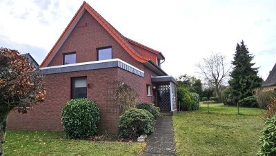 Helle Obergeschosswohnung in einem 2 Familienhaus mit großem Balkon in ruhiger Lage