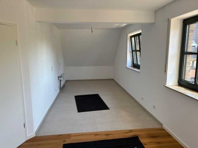 Düsseldorf " Neuausbau " Wunderschöne Wohnung mit Dachterrasse