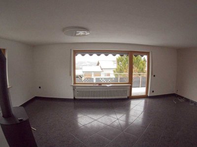 Freundliche 4-Zimmer-Terrassenwohnung mit gehobener Innenausstattung mit Einbauküche in Marktredwitz