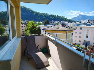 Zentrale, neu renovierte Wohnung mit Balkon