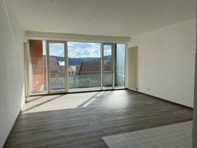 Schöne, helle 3-Zimmer-Wohnung mit Balkon in zentraler Lage