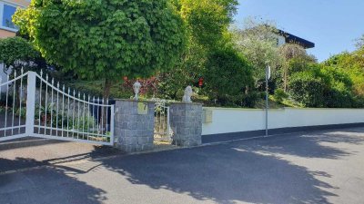 Wunderschöne 5 Zimmer Traumwohnung auf 188m2 Plus Terrasse 35m2, zur Vermietung an Ehepaar ab mittle