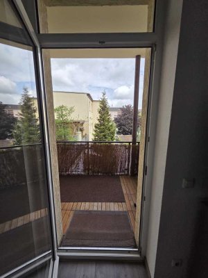 Helle 4-Zimmer-Wohnung mit Balkon in zentraler Lage