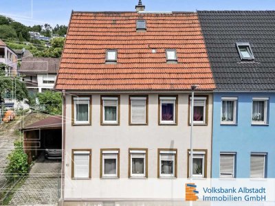 Saniertes Reihenendhaus