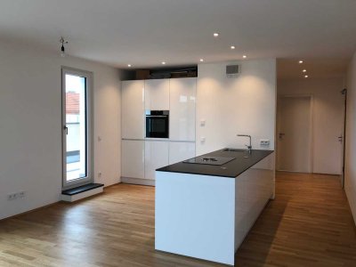 Neubau, 5. OG: 2 Zimmer-Dachterrassenwohnung mit Einbauküche, Nähe Flaucher