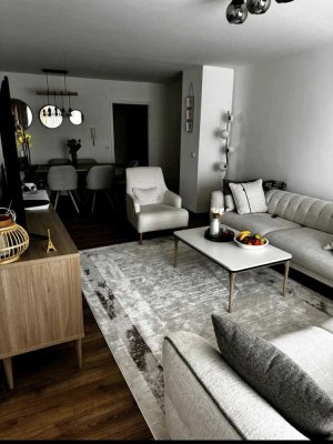 Großzügige 4-ZKB-Wohnung mit 2 Balkonen – lichtdurchflutet & niedrige NK