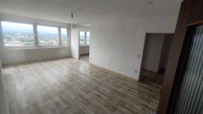Helle, schöne Wohnung mit 3,5 Zimmern und Balkon in Duisburg