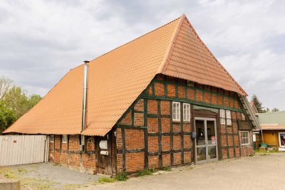 Ein Zuhause mit Seele - Fachwerkcharme, Gartenglück & sichere Einnahmen unter einem Dach.