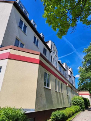 Wir haben Ihr Zuhause!  Zwischen  Zentrum und Klinikum, komplett renovierte 1-Zimmer Wohnung im 1.OG