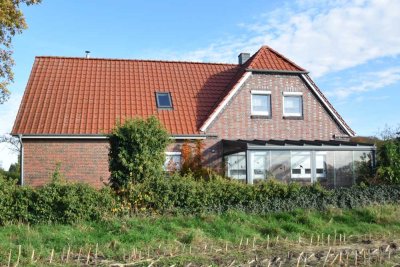 Wohnen im Grünen: Einfamilienhaus mit großem Grundstück in Jever-Moorwarfen
