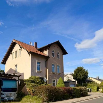 Ruhige Lage, grünes Paradies –3 Familienhaus mit idyllischem Garten