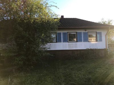 ***Reserviert***Sanierungsbedürftiger Bungalow in Fertigbauweise