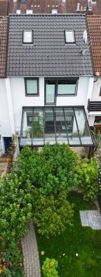 Hochwertig kernsaniertes und energieeffizientes RMH, welches keine Wünsche offen lässt.