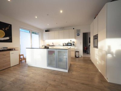 Ihr Haus im Haus - 7-Zimmer-Gartenrefugium hochwertiger Wohntraum mit Hausgefühl &amp; Weitblick &amp; vielen Extras!