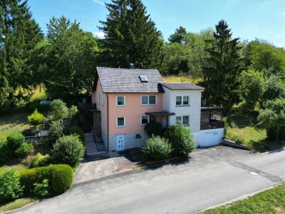 Gefühlte Alleinlage am Stadtrand von Coburg mit ca. 180 m² Wohnfläche auf 3.358 m² großem Grund!