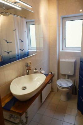 Schöne 3-Zimmer-Erdgeschoss-Wohnung mit Terrasse und Einbauküche in Planegg