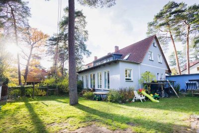 Gelegenheit Kleinmachnow: Großzügiges & erstklassiges Einfamilienhaus in Grenzbebauung!