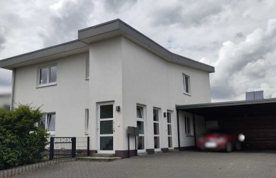 Moderne, helle Wohnung in zentraler, ruhiger und naturnaher Lage