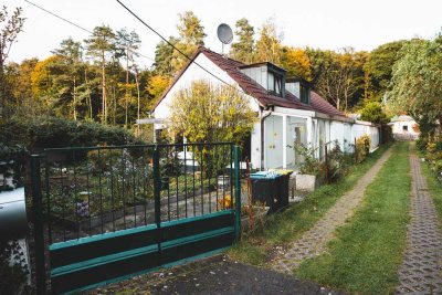 Ruhiges Einfamilienhaus mit 7 Zimmern im Wald (Sanierungsbedürftig)