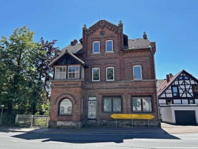 Historisches Postgebäude mit 3 Wohneinheiten und Nebengebäude sucht neuen Liebhaber
