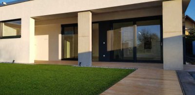 Modernes Einfamilienhaus mit Pool & Kamin in ruhiger Lage von Magdeburg-Reform