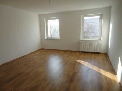 Hochwertige und schöne 4-Raumwohnung in guter Lage mit Wintergarten