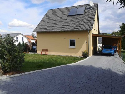 Gepflegtes 4-Zi. Einfamilienhaus mit Carport, EBK und großem Gartengrundstück in Bodelshausen