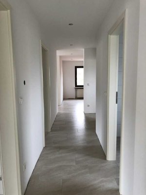 Exklusive 3-Zimmer-Erdgeschosswohnung mit Balkon in Freimann, München