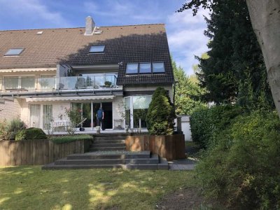 Renovierte 3,5-Zimmer Maisonette in Köln Junkersdorf mit Garage