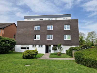 Gepflegte 3-Raum-Penthouse-Wohnung mit Balkon in Leverkusen