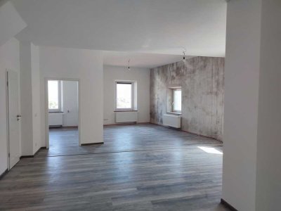 Moderne 2 Zimmer Wohnung in Altbau zu Vermieten